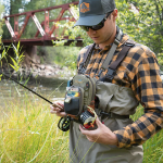 Bild på Fishpond San Juan  Vertical Chest Pack | Tidal Blue